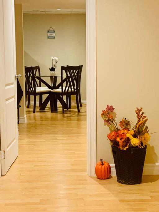 Finished 2 Bedroom Apartment In An Upscale Area Of Ajax Buitenkant foto